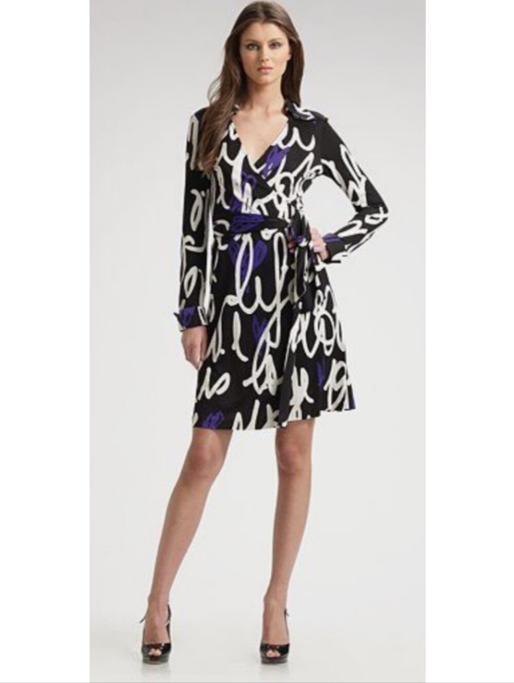 Diane von Furstenberg Y2K Jeanne Wrap Silk Dress in LOVE IS LIFE GRAFFITI Size 8
